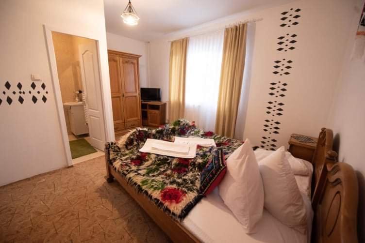 Pensiunea Casa Mariuca Mikolapatak Kültér fotó